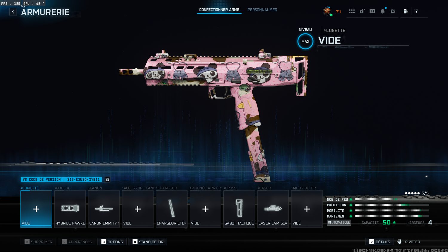 La classe VST de HAILTOTHEKING_R dans l'armurerie de Warzone, avec ses cinq accessoires